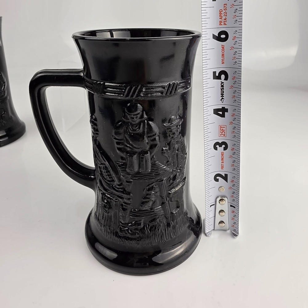 Tiara Exclusive Black Glass Tavern Scene Beer Stein Tankard Mug Set of 2 NOS - Picture 9 of 11